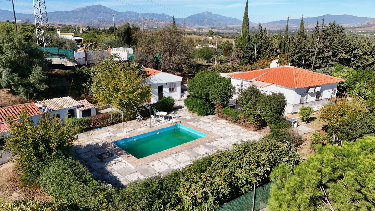Te koop Finca - Cortijo Costa Del Sol Cártama € 342.000,-