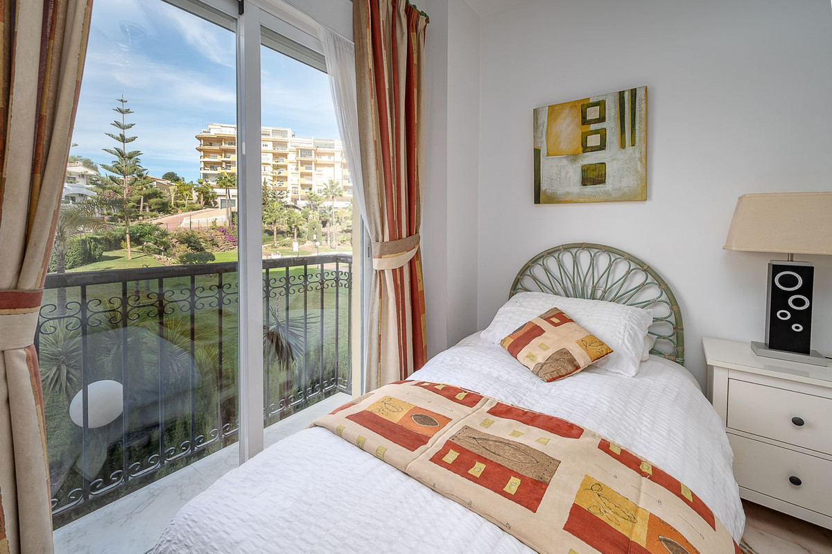 Te koop Middle Floor Apartment Costa Del Sol La Cala De Mijas € 375.000,-
