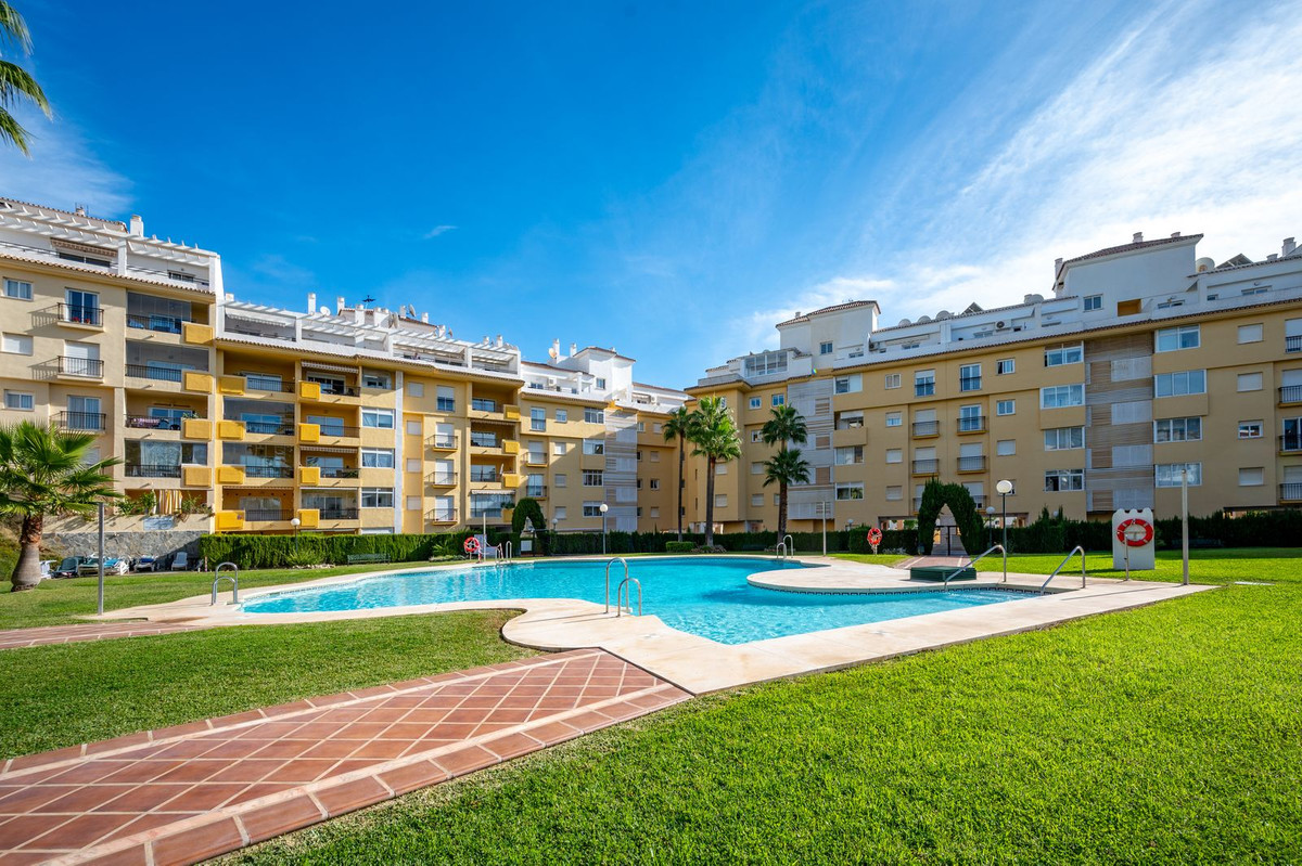 Te koop Middle Floor Apartment Costa Del Sol La Cala De Mijas € 375.000,-