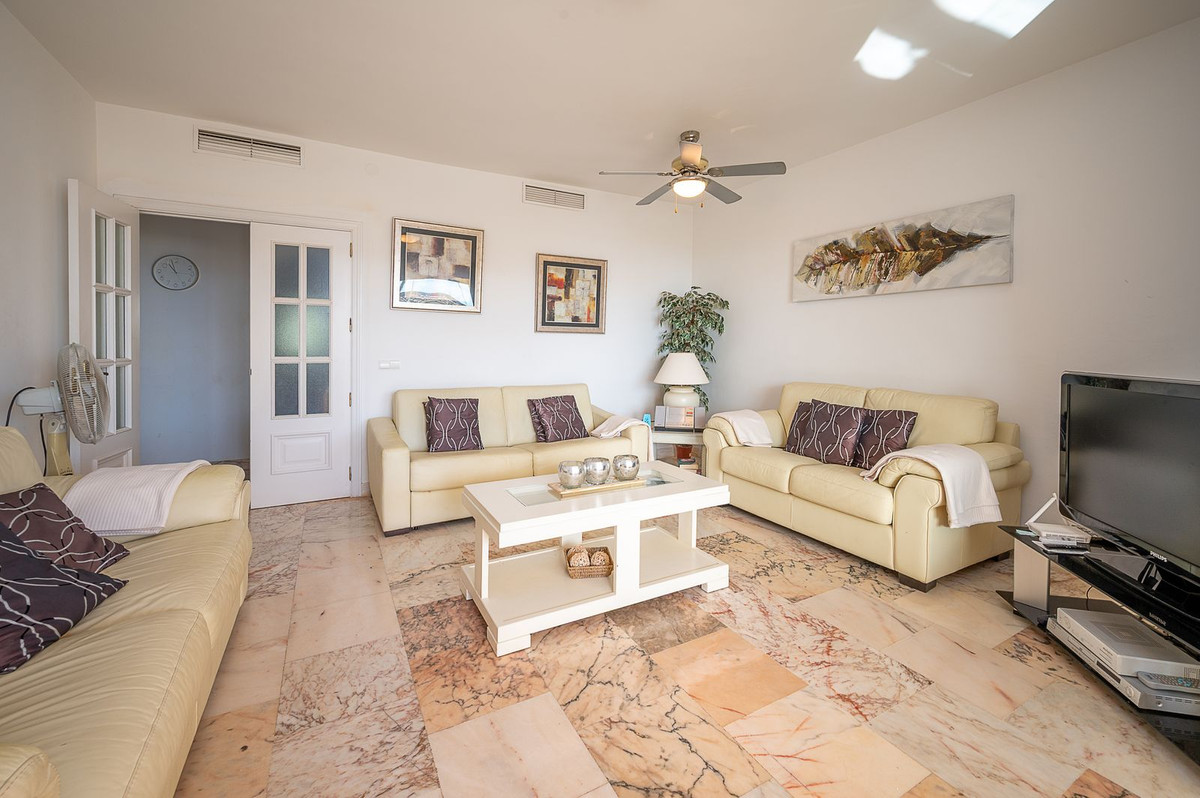 Te koop Middle Floor Apartment Costa Del Sol La Cala De Mijas € 375.000,-