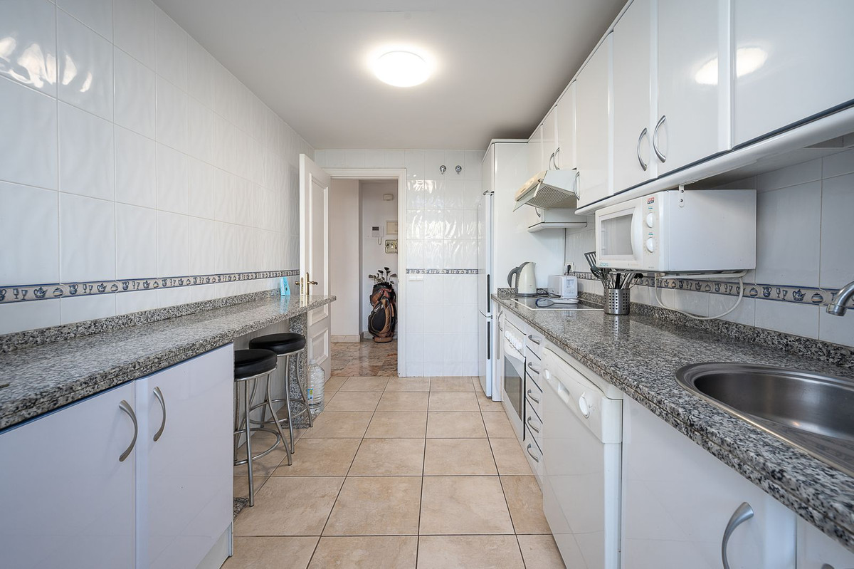 Te koop Middle Floor Apartment Costa Del Sol La Cala De Mijas € 375.000,-