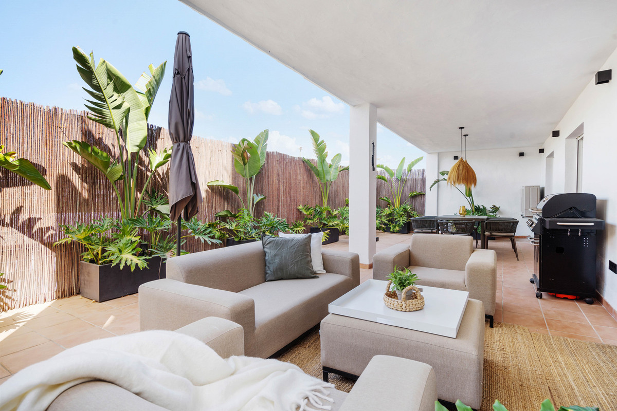 Te koop Middle Floor Apartment Costa Del Sol Nueva Andalucía € 695.000,-