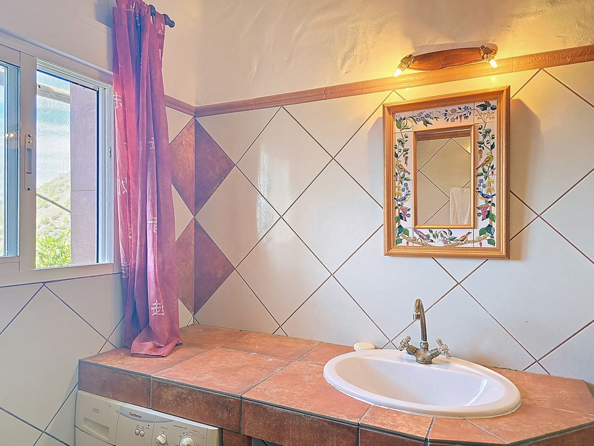 Te koop Finca - Cortijo Costa Del Sol Frigiliana € 350.000,-