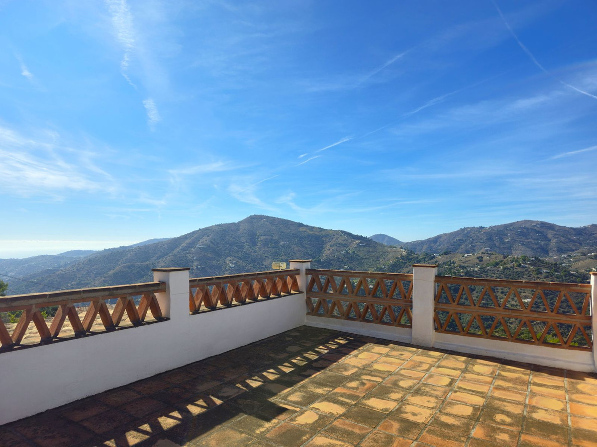 Te koop Finca - Cortijo Costa Del Sol Frigiliana € 350.000,-