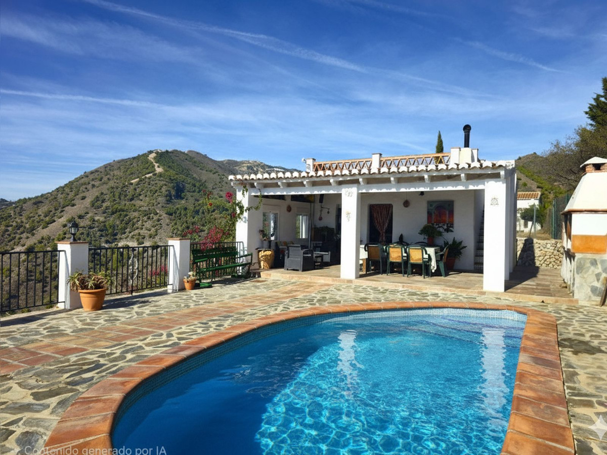 Te koop Finca - Cortijo Costa Del Sol Frigiliana € 350.000,-