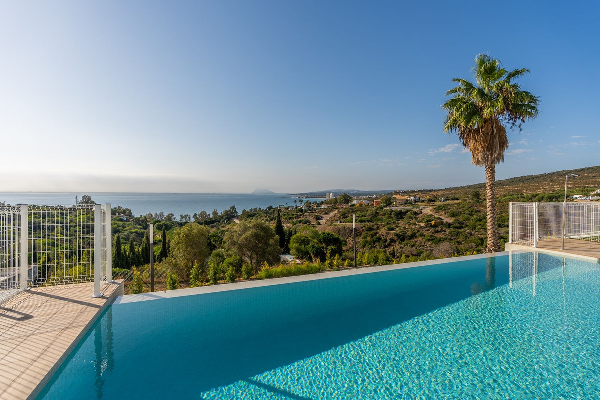 Te koop Herenhuis Costa Del Sol Manilva € 399.000,-