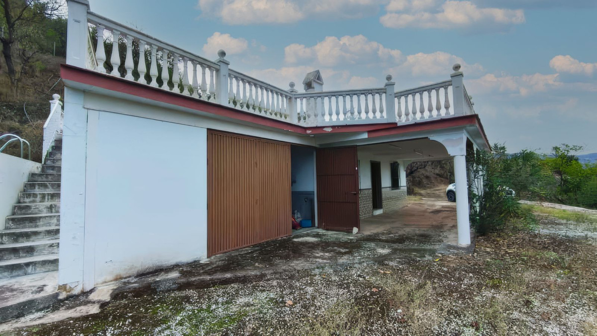 Te koop Finca - Cortijo Costa Del Sol Guaro € 330.000,-