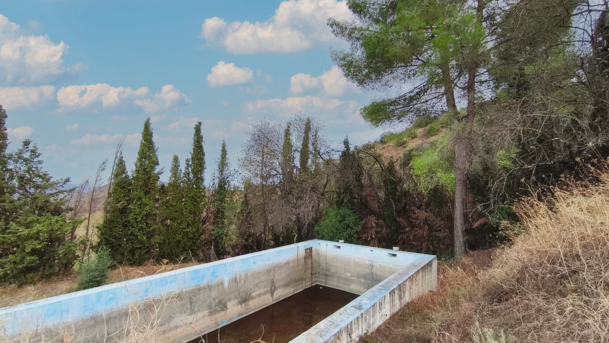 Te koop Finca - Cortijo Costa Del Sol Guaro € 330.000,-