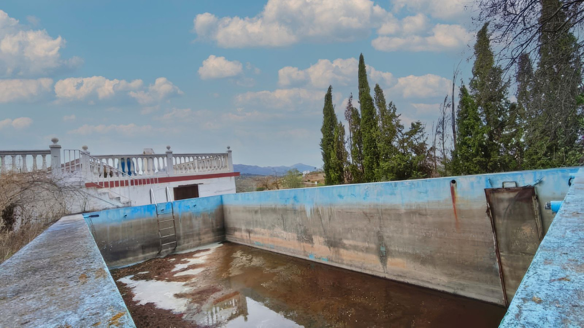 Te koop Finca - Cortijo Costa Del Sol Guaro € 330.000,-