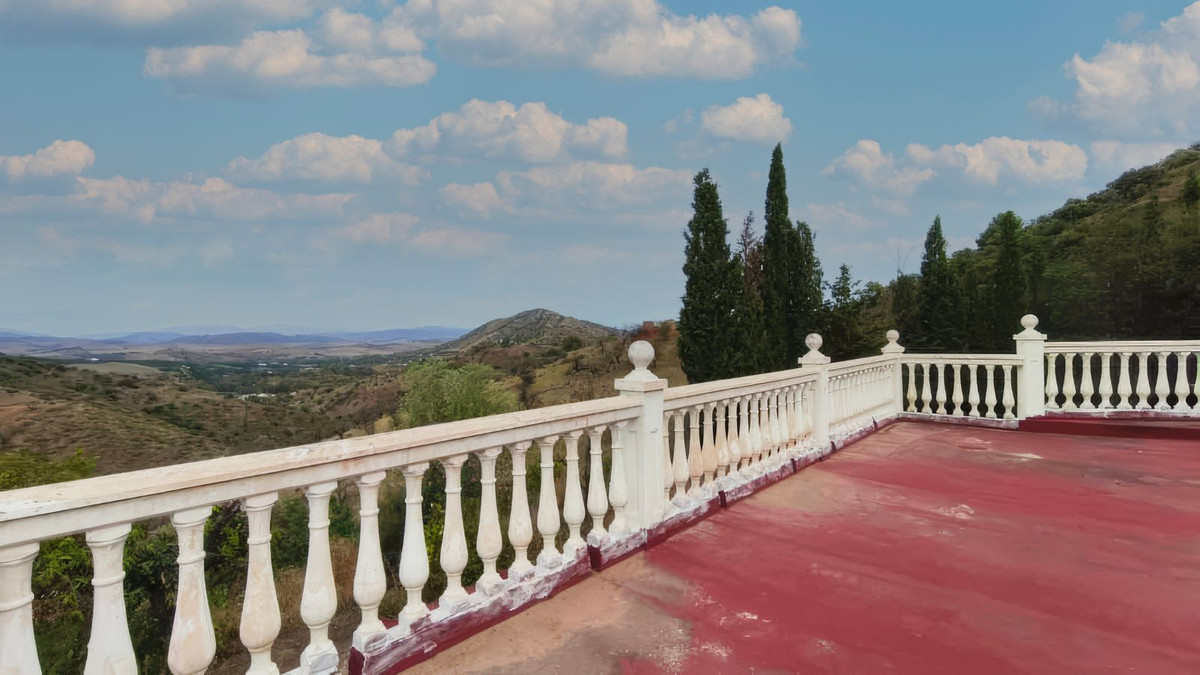 Te koop Finca - Cortijo Costa Del Sol Guaro € 330.000,-