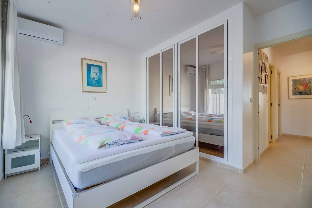 Te koop Vrijstaande Villa Costa Del Sol Sierrezuela € 899.000,-