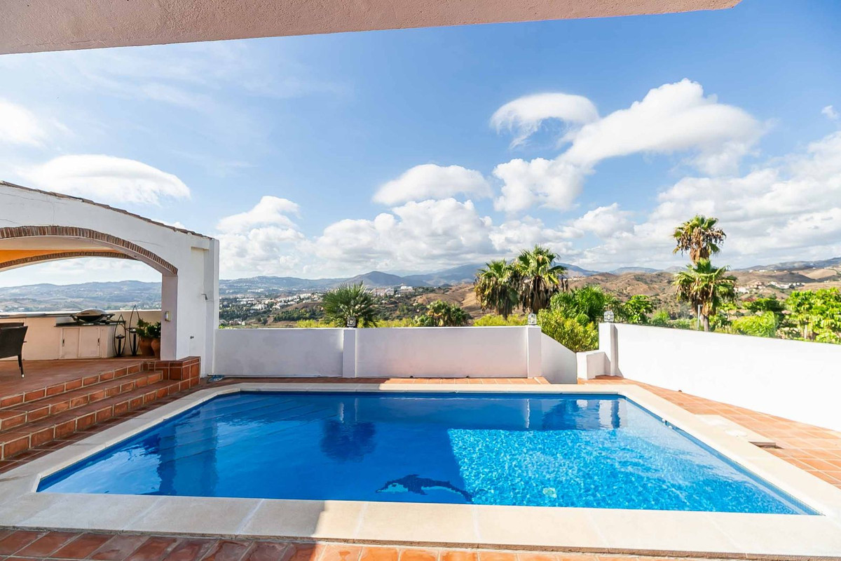 Te koop Vrijstaande Villa Costa Del Sol Sierrezuela € 899.000,-