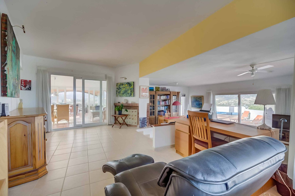 Te koop Vrijstaande Villa Costa Del Sol Sierrezuela € 899.000,-