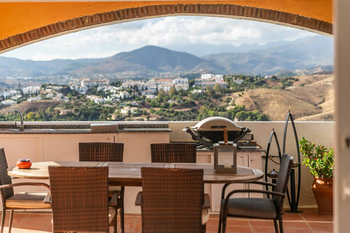 Te koop Vrijstaande Villa Costa Del Sol Sierrezuela € 899.000,-