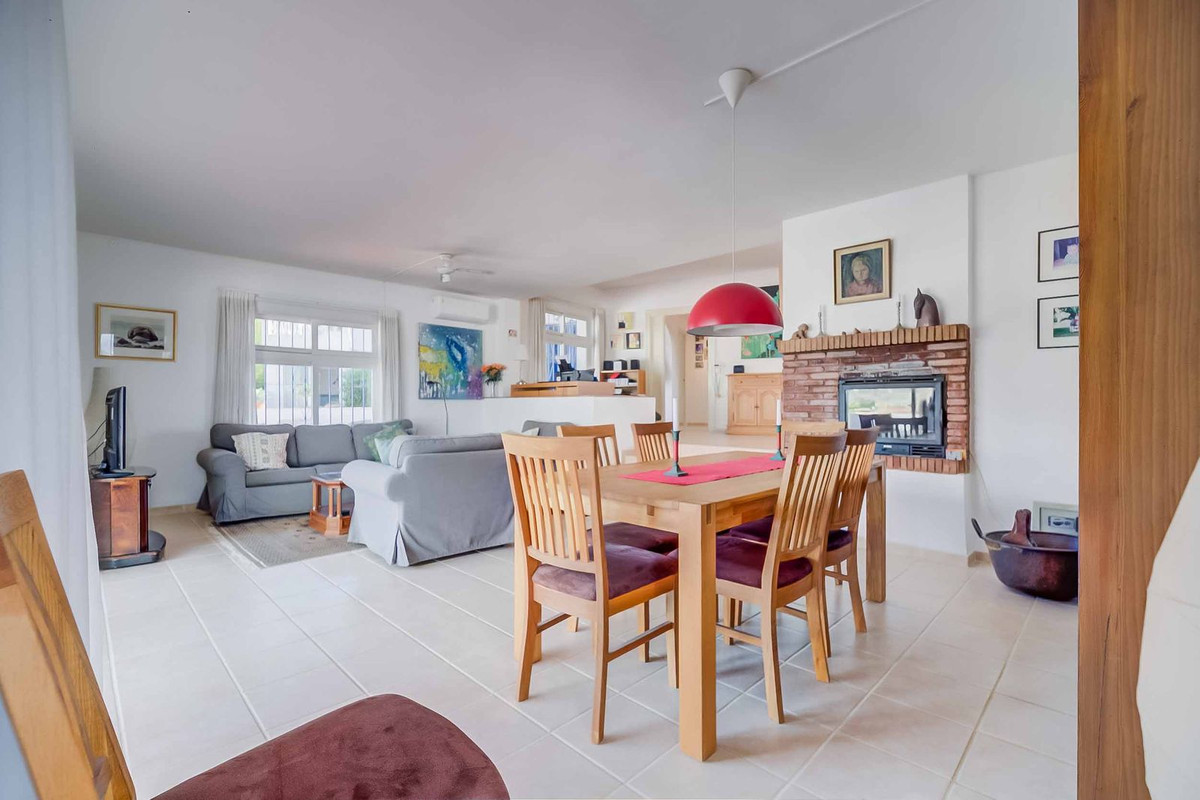 Te koop Vrijstaande Villa Costa Del Sol Sierrezuela € 899.000,-