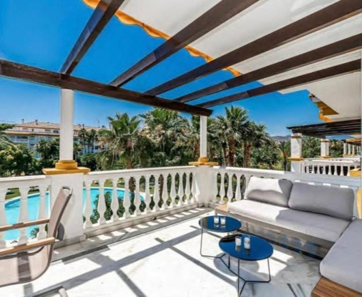 Te koop Middle Floor Apartment Costa Del Sol Nueva Andalucía € 450.000,-