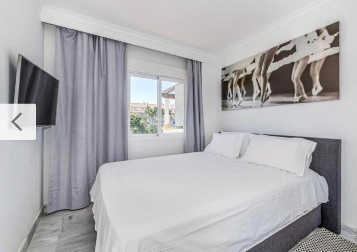 Te koop Middle Floor Apartment Costa Del Sol Nueva Andalucía € 450.000,-