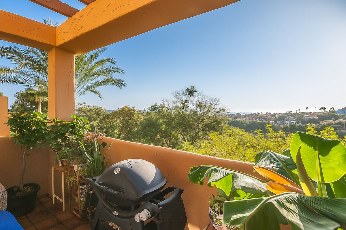 Te koop Middle Floor Apartment Costa Del Sol Elviria € 415.000,-