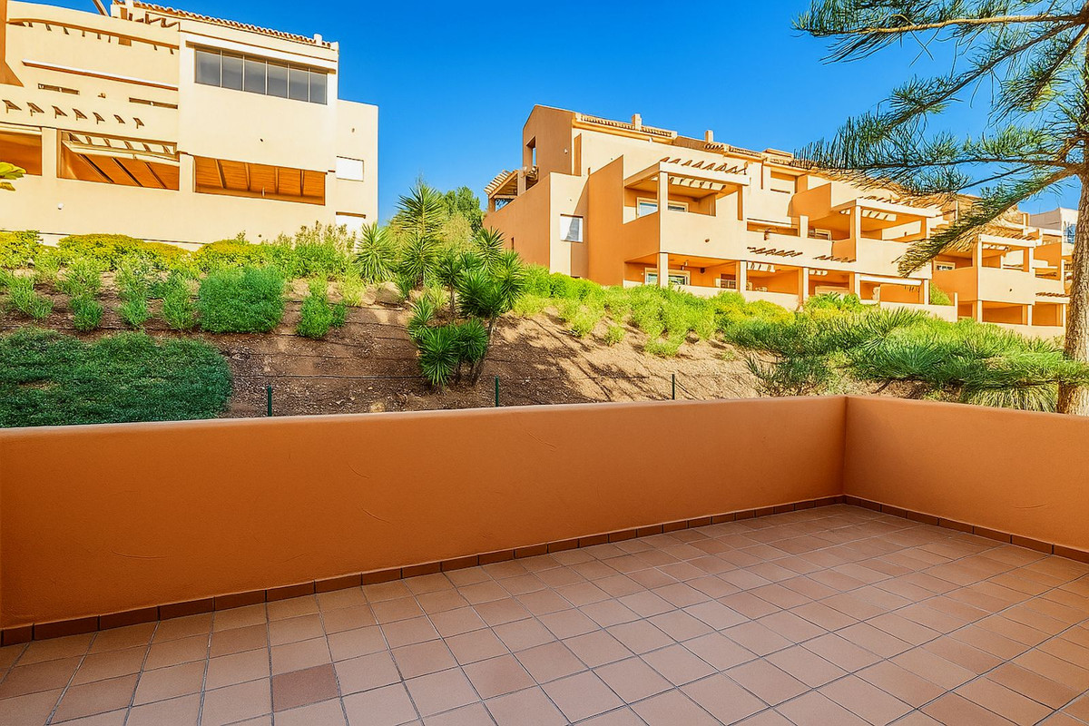 Te koop Middle Floor Apartment Costa Del Sol Elviria € 415.000,-
