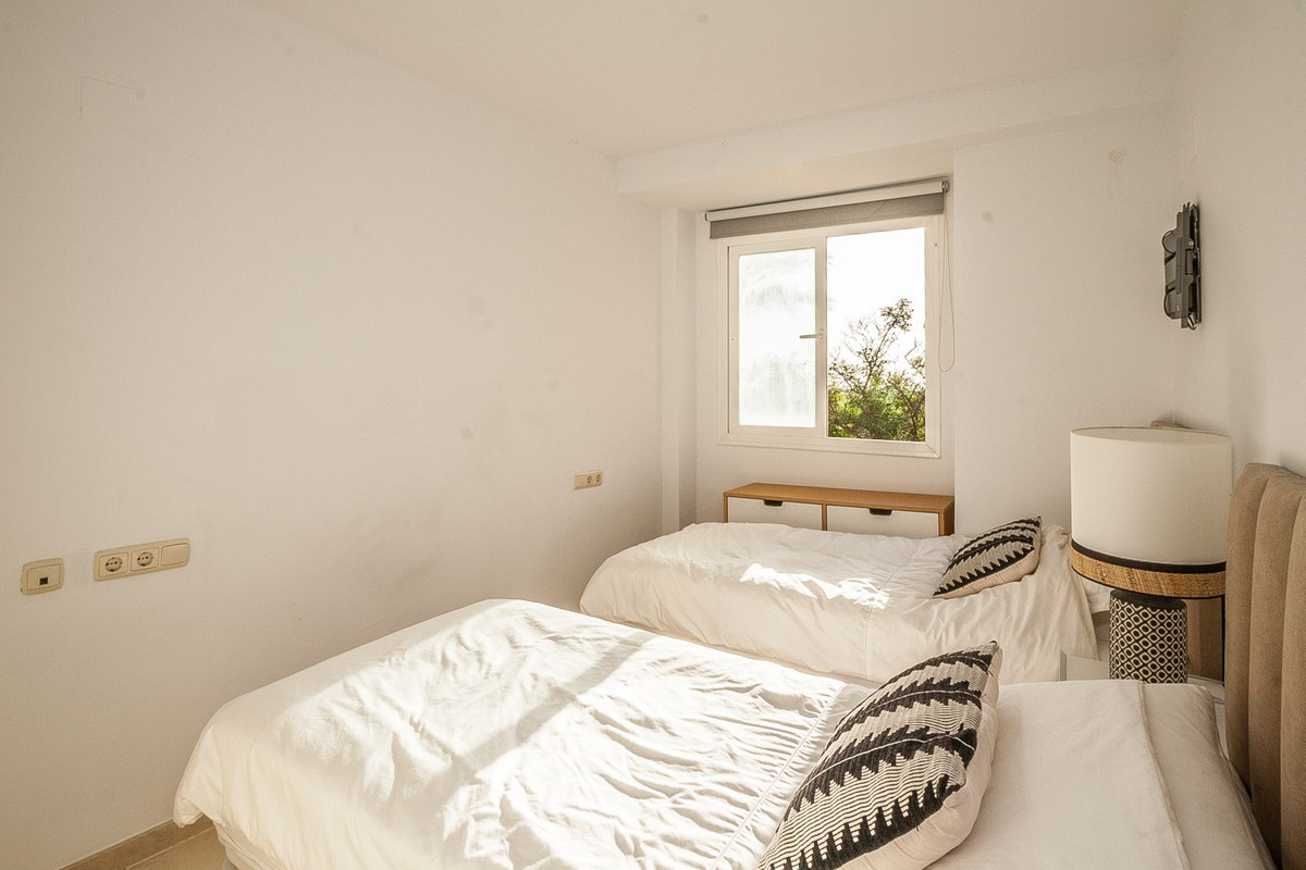 Te koop Middle Floor Apartment Costa Del Sol Elviria € 415.000,-