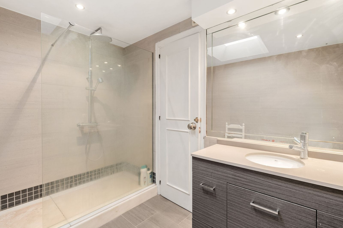 Te koop Herenhuis Costa Del Sol Estepona € 450.000,-