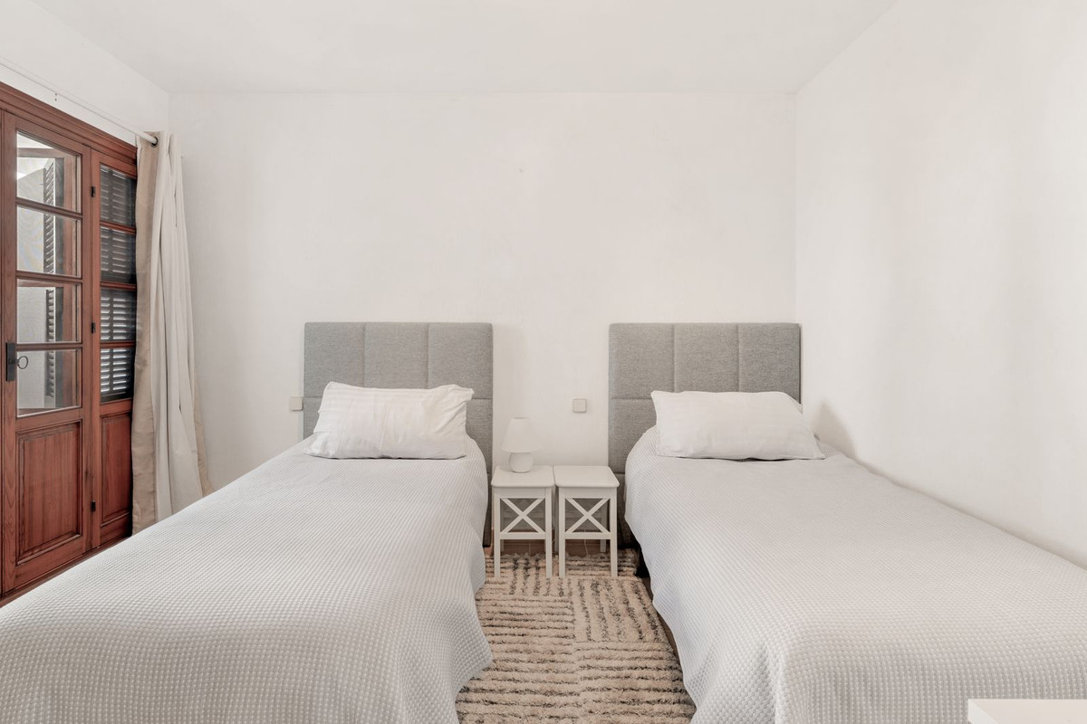 Te koop Herenhuis Costa Del Sol Estepona € 450.000,-