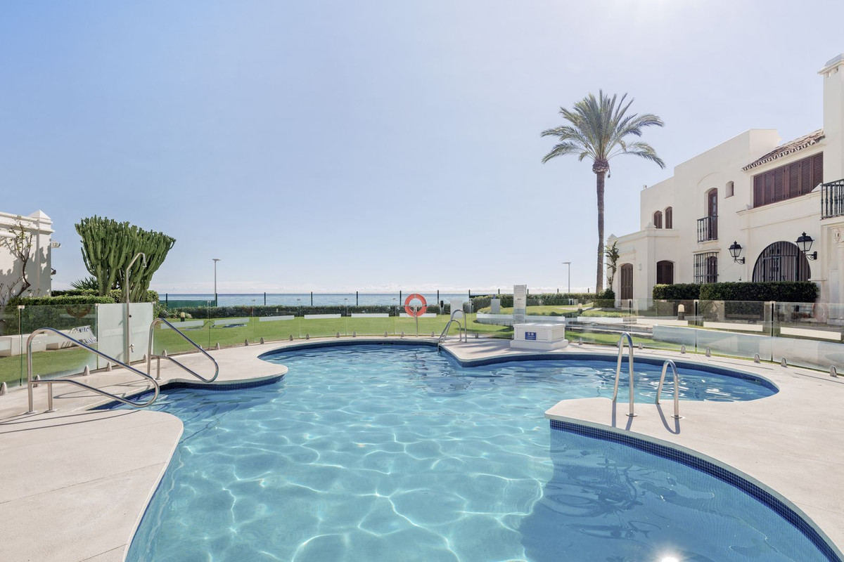 Te koop Herenhuis Costa Del Sol Estepona € 450.000,-