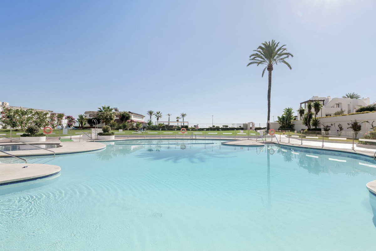 Te koop Herenhuis Costa Del Sol Estepona € 450.000,-