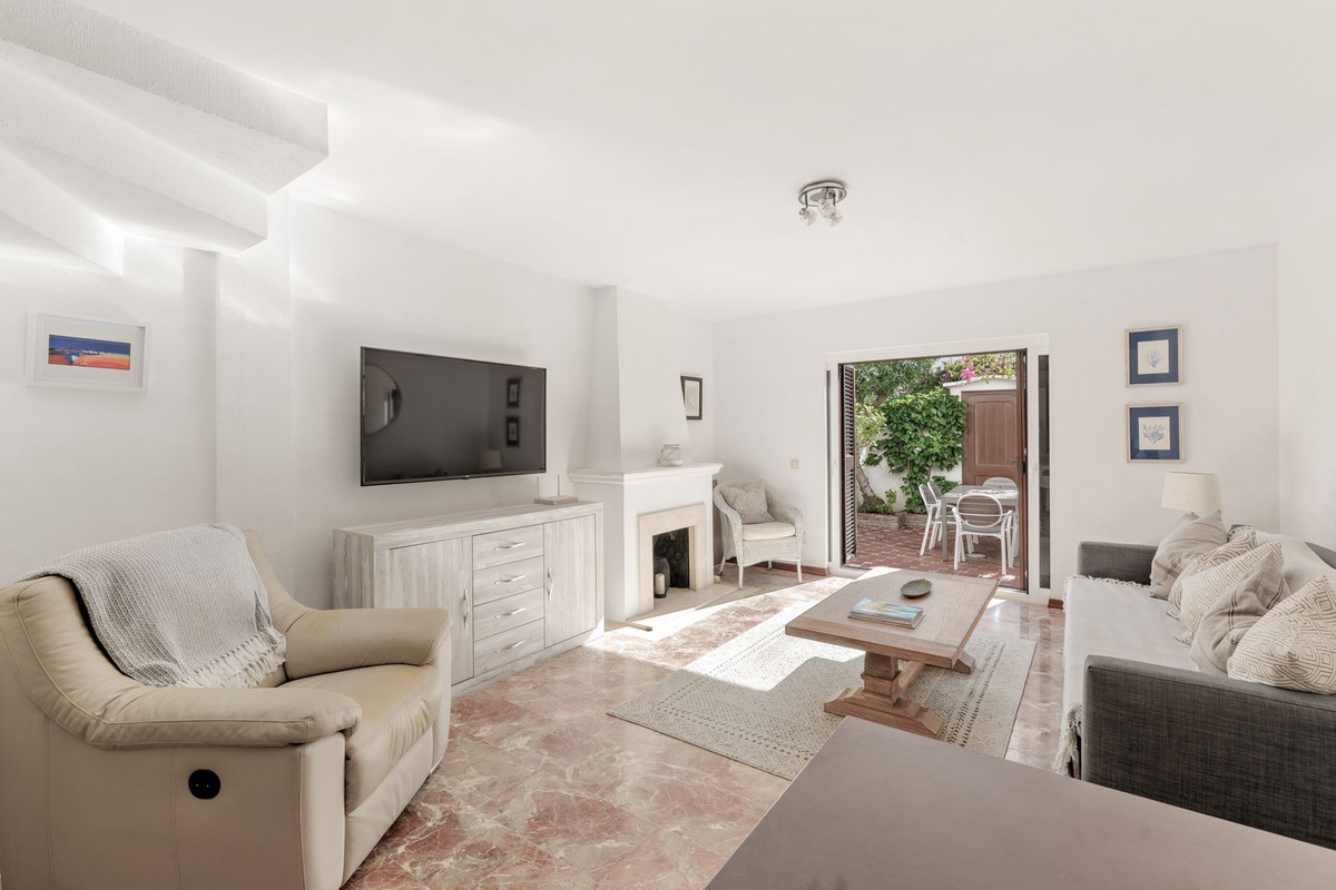 Te koop Herenhuis Costa Del Sol Estepona € 450.000,-