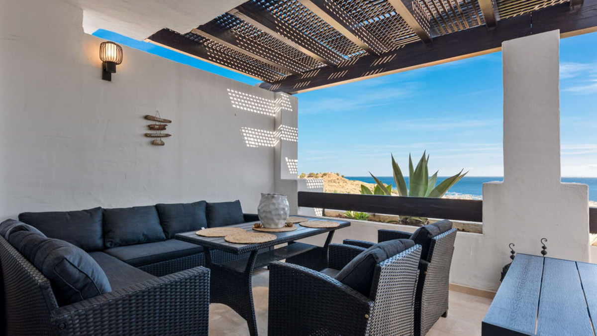 Te koop Middle Floor Apartment Costa Del Sol Calahonda € 320.000,-