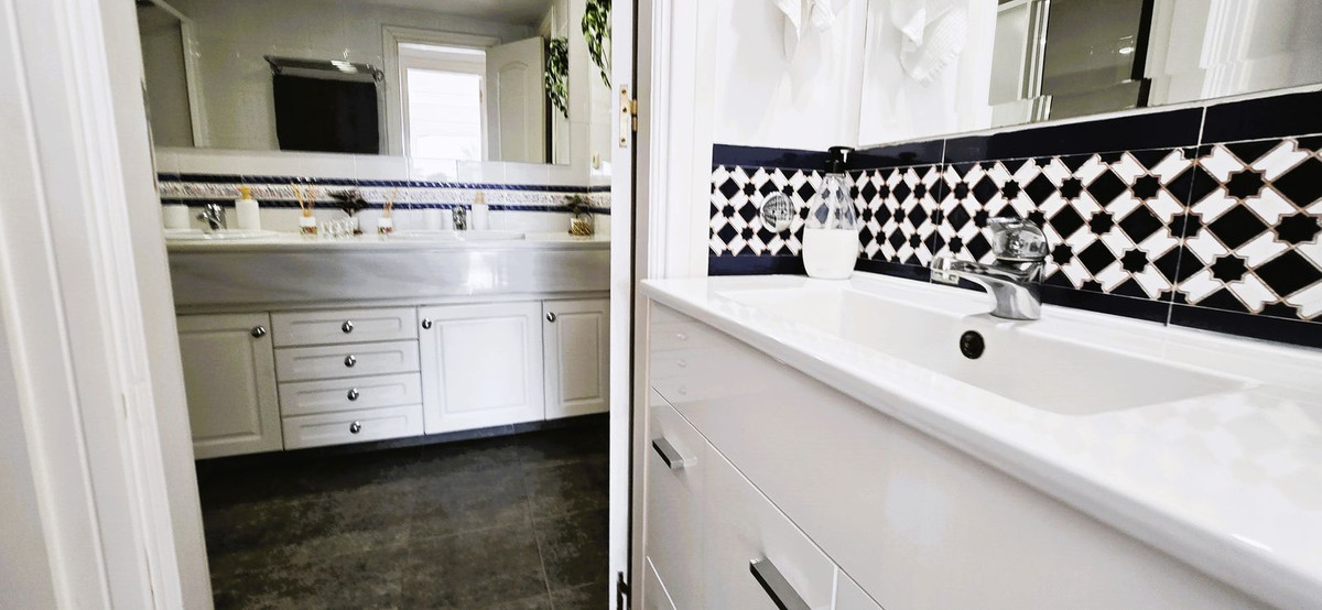 Te koop Middle Floor Apartment Costa Del Sol Mijas Golf € 315.000,-