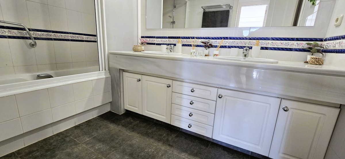 Te koop Middle Floor Apartment Costa Del Sol Mijas Golf € 315.000,-