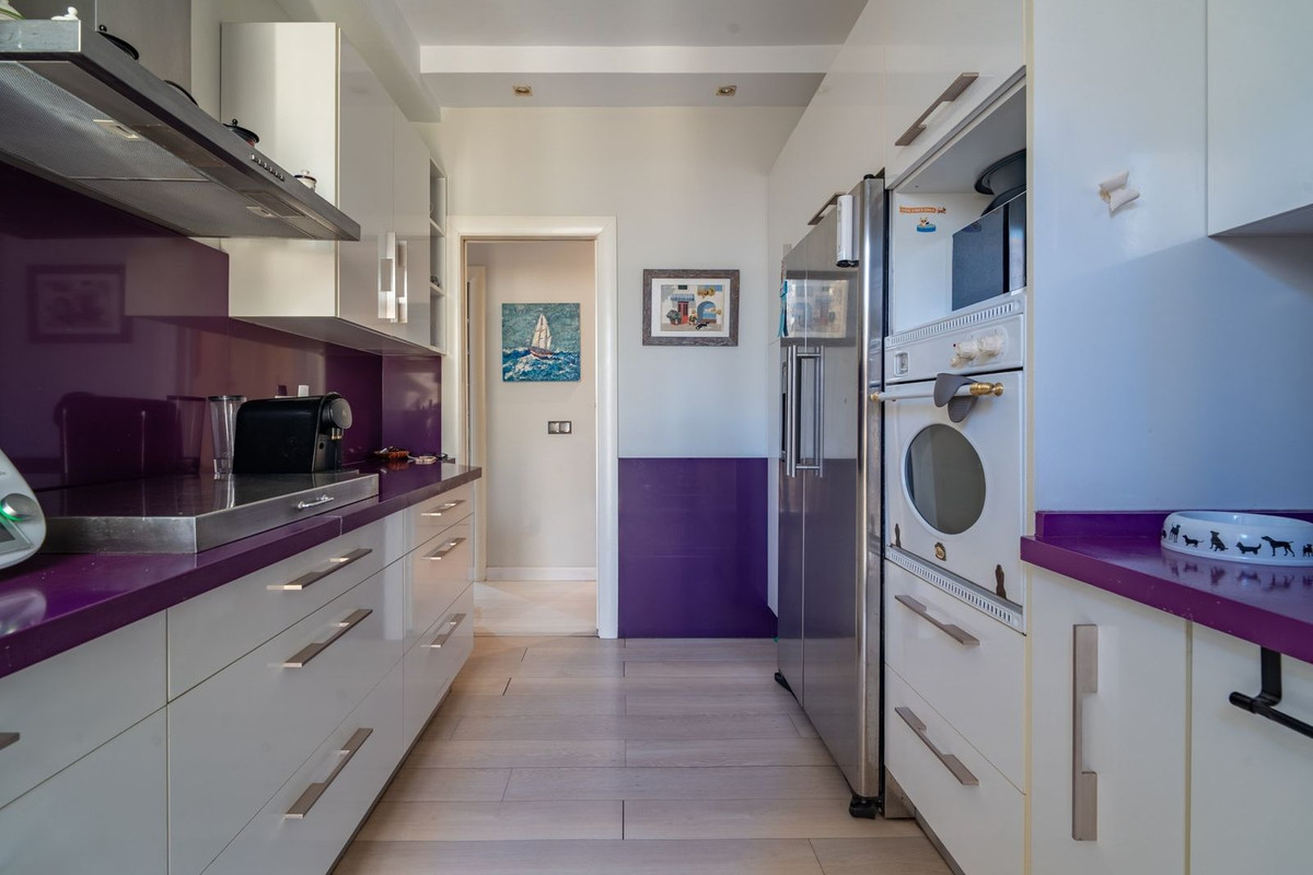 Te koop Middle Floor Apartment Costa Del Sol Málaga Este € 1.195.000,-