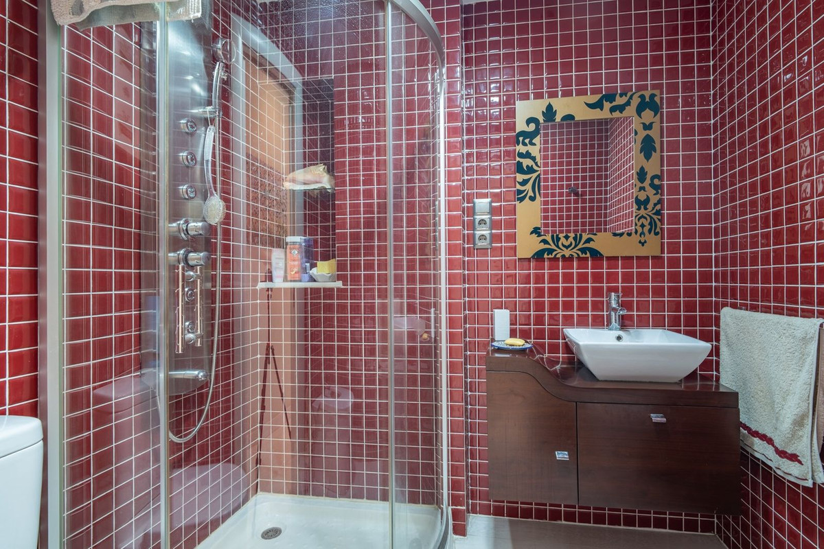 Te koop Middle Floor Apartment Costa Del Sol Málaga Este € 1.195.000,-