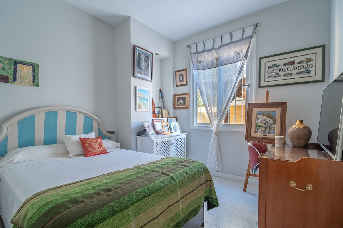 Te koop Middle Floor Apartment Costa Del Sol Málaga Este € 1.195.000,-