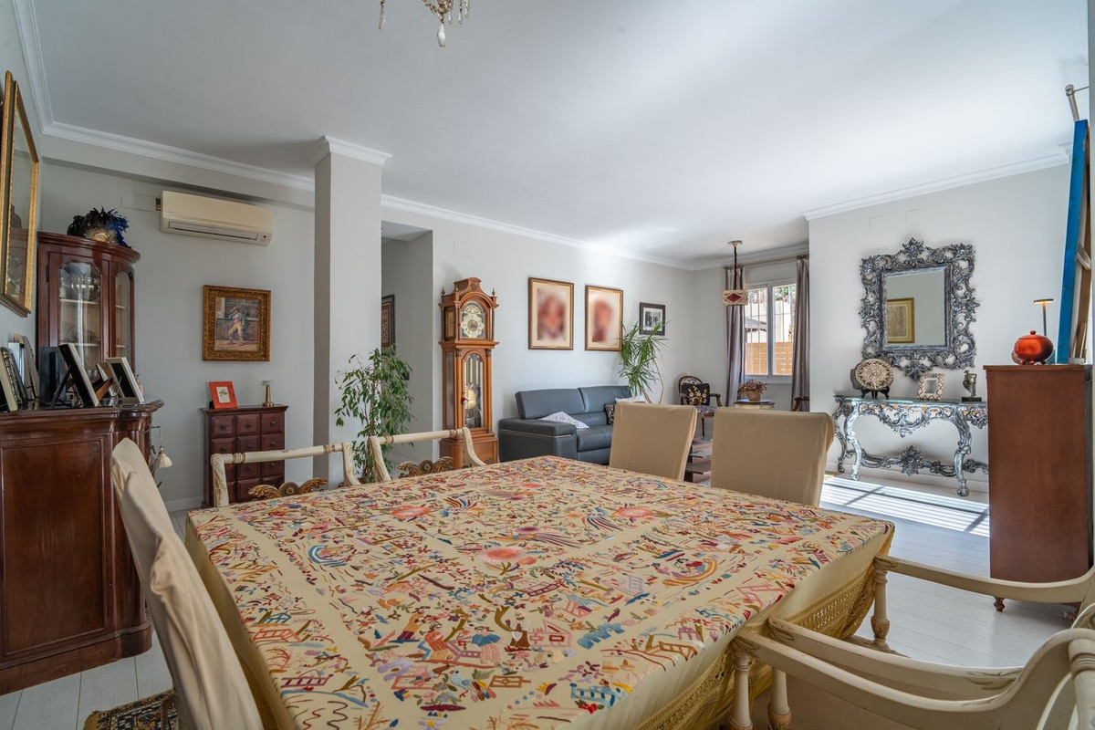 Te koop Middle Floor Apartment Costa Del Sol Málaga Este € 1.195.000,-