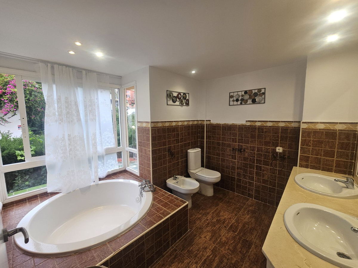 Te koop Gelijkvloers appartement Costa Del Sol Calahonda € 419.500,-