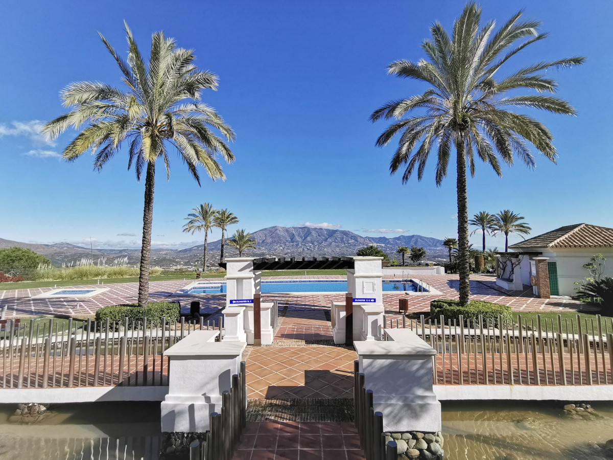 Te koop Middle Floor Apartment Costa Del Sol La Cala Golf € 395.000,-