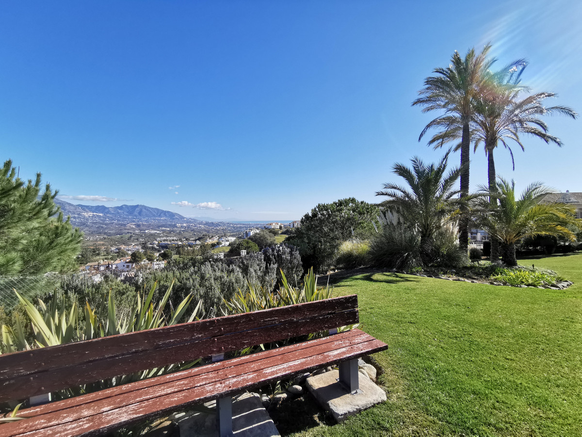 Te koop Middle Floor Apartment Costa Del Sol La Cala Golf € 395.000,-