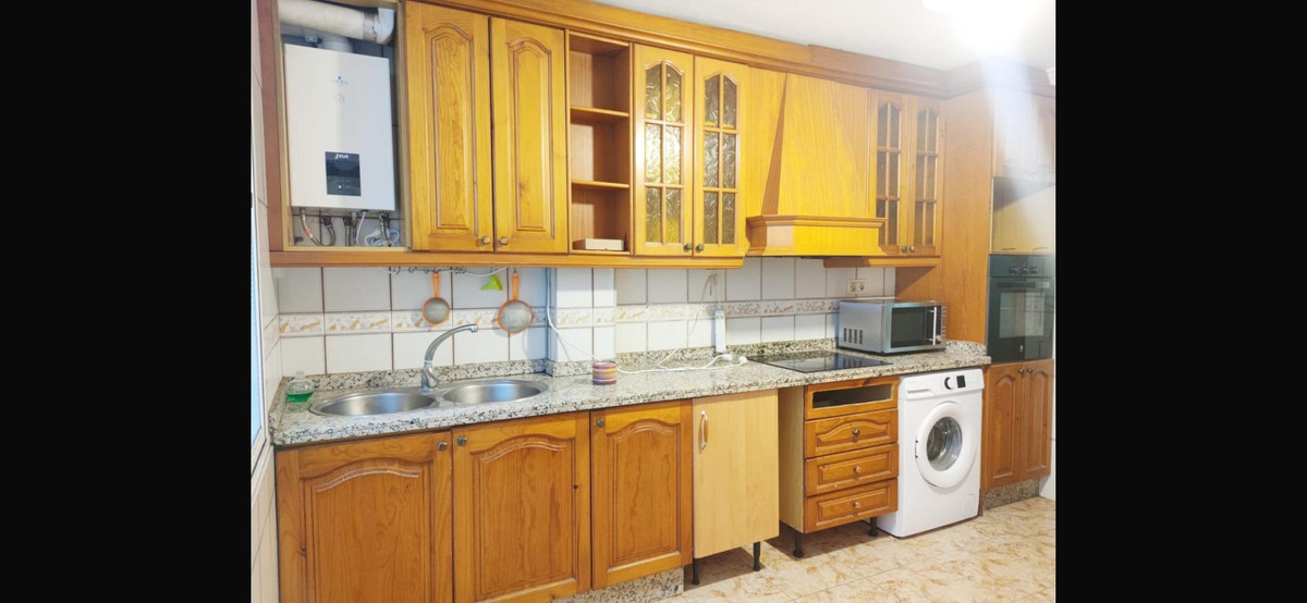 Te koop Middle Floor Apartment Costa Del Sol Estepona € 240.000,-