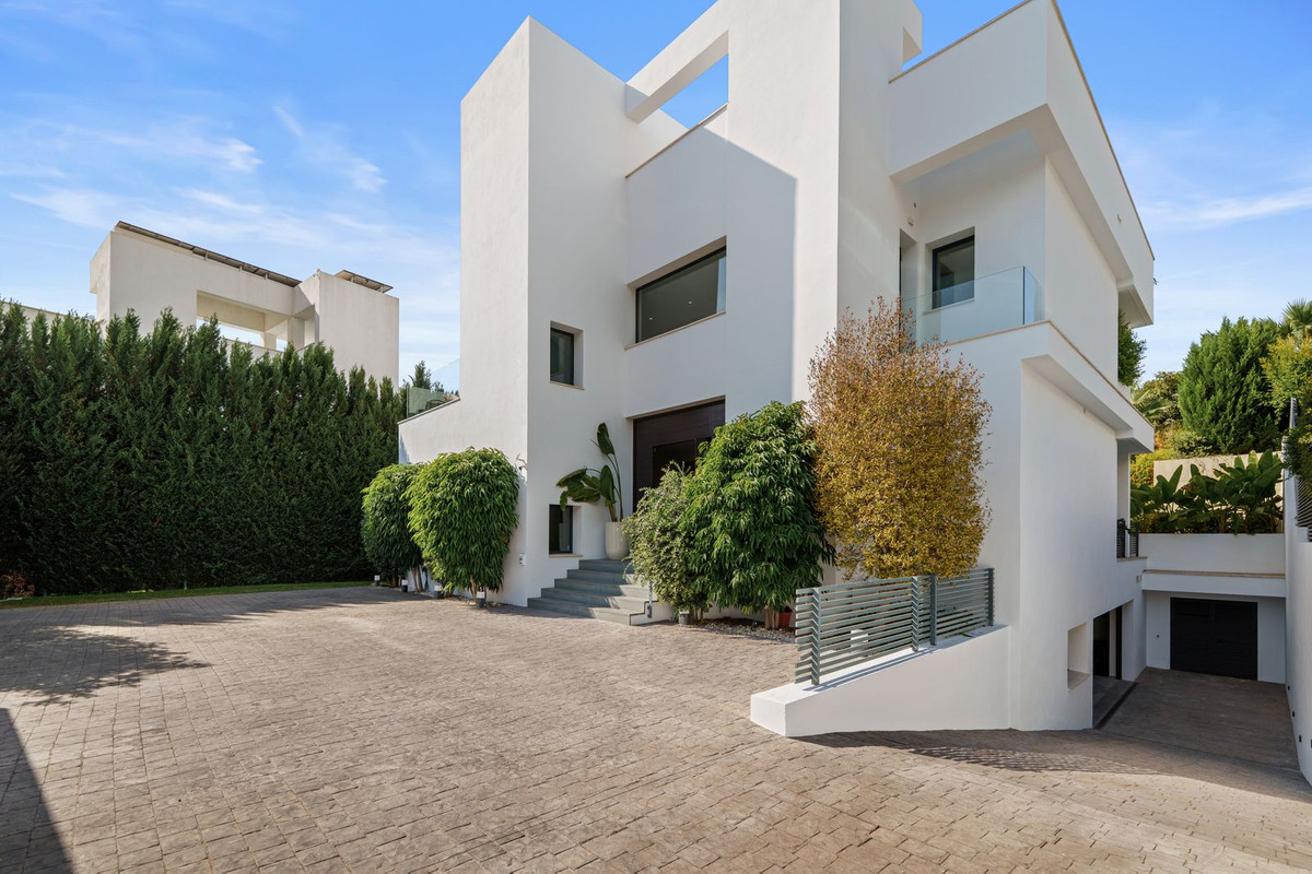 Te koop Vrijstaande Villa Costa Del Sol Nueva Andalucía € 4.895.000,-
