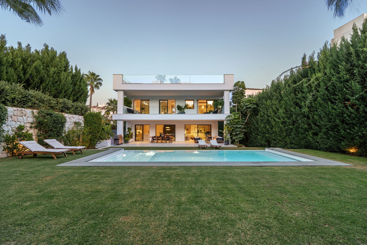 Te koop Vrijstaande Villa Costa Del Sol Nueva Andalucía € 4.895.000,-