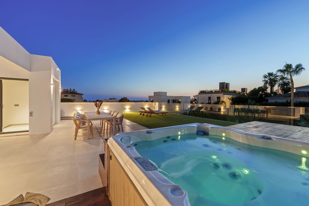Te koop Vrijstaande Villa Costa Del Sol Nueva Andalucía € 4.895.000,-