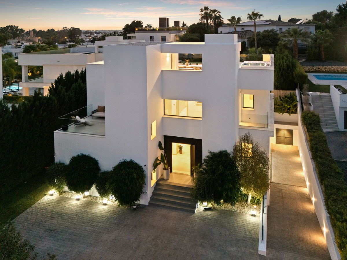 Te koop Vrijstaande Villa Costa Del Sol Nueva Andalucía € 4.895.000,-