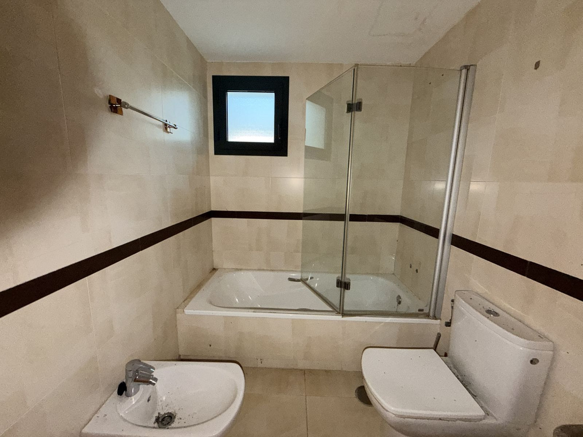 Te koop Middle Floor Apartment Costa Del Sol La Cala De Mijas € 329.000,-