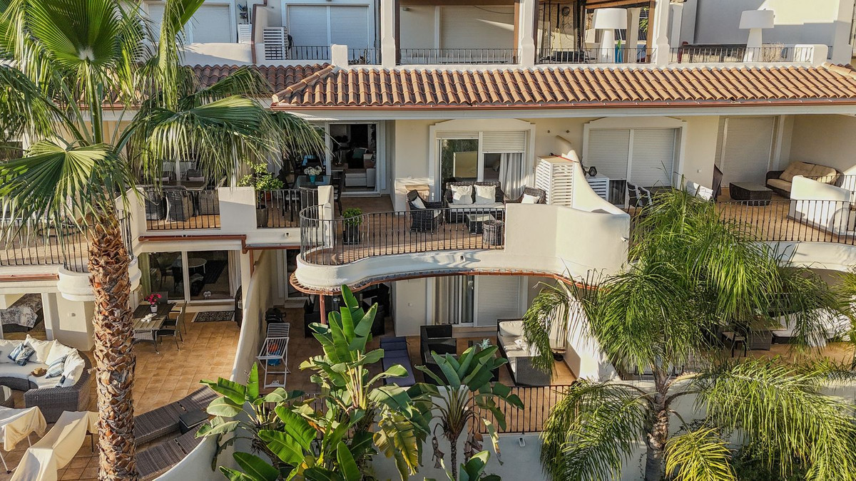 Te koop Middle Floor Apartment Costa Del Sol Nueva Andalucía € 560.000,-