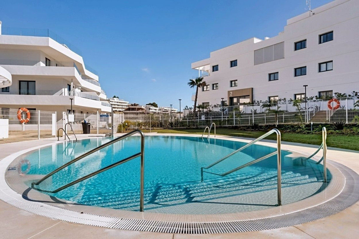 Te koop Middle Floor Apartment Costa Del Sol Estepona € 450.000,-