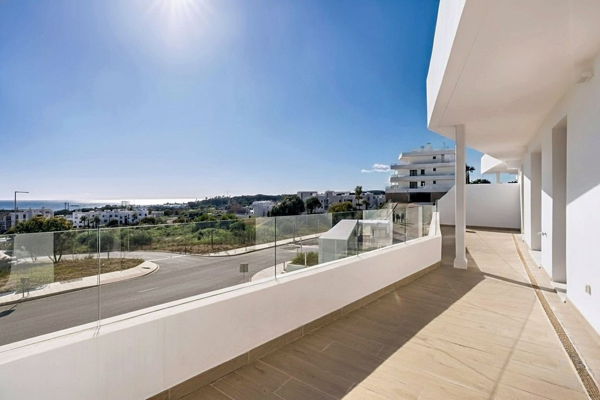 Te koop Middle Floor Apartment Costa Del Sol Estepona € 450.000,-