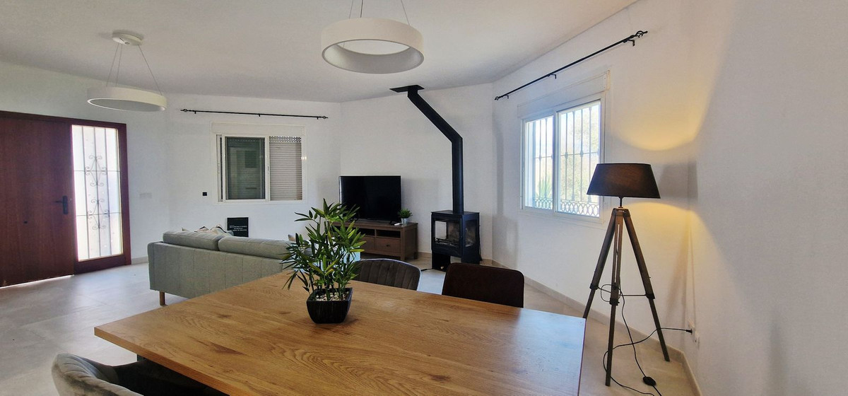 Te koop Vrijstaande Villa Costa Del Sol Arenas € 360.000,-