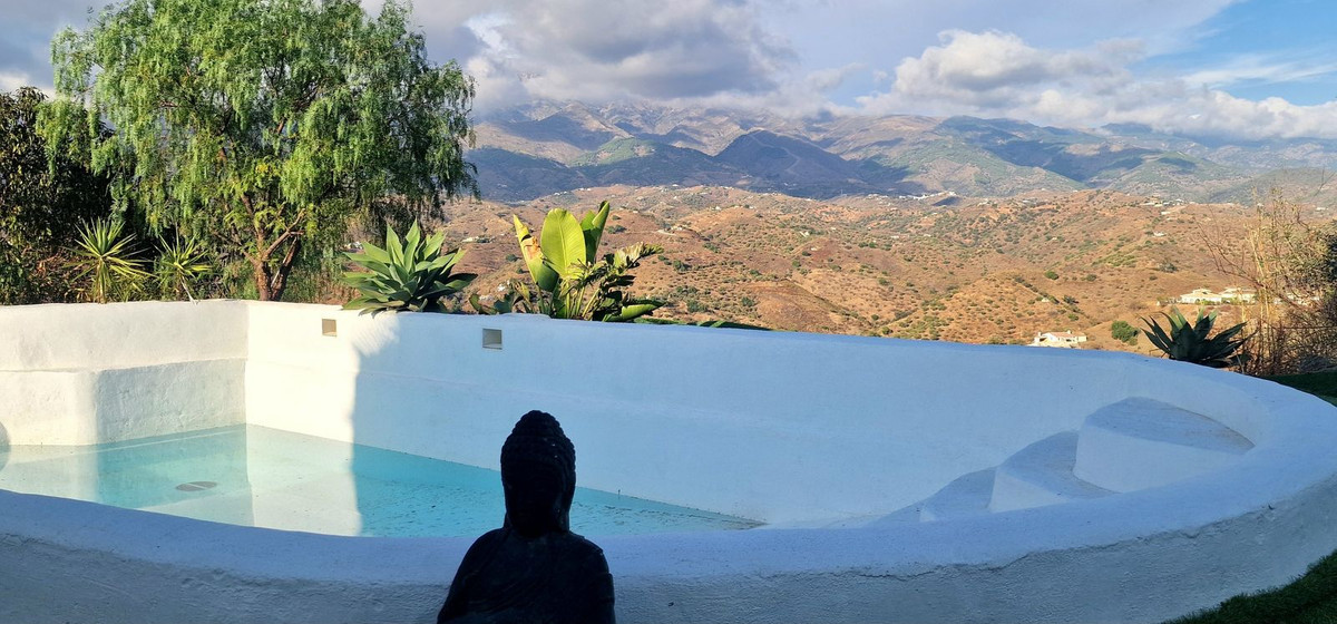 Te koop Vrijstaande Villa Costa Del Sol Arenas € 360.000,-